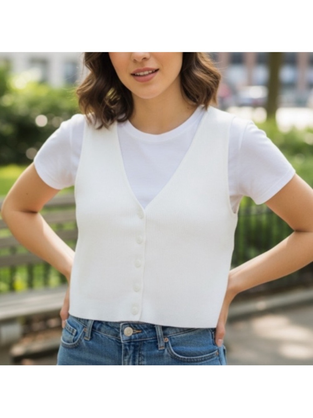 Brandy Melville Crop Button Up White Button Up Vest Small-Medium